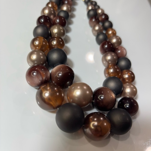 2-layer Plastic Bead Necklace - Picture 11 of 11